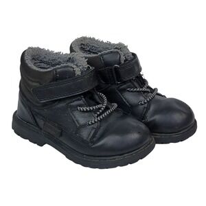 OshKosh B'gosh Tallow Boots Boys 7M‎ Black Gray Faux Fur Lined Toddler Shoes